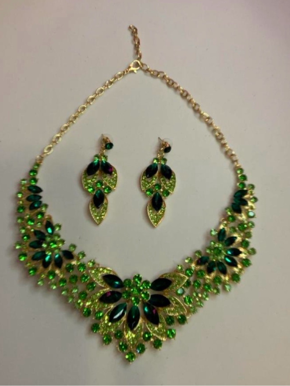 Beautiful Gold-Tone Green Crystal Statement Necklace & Earring Set (Z-7)